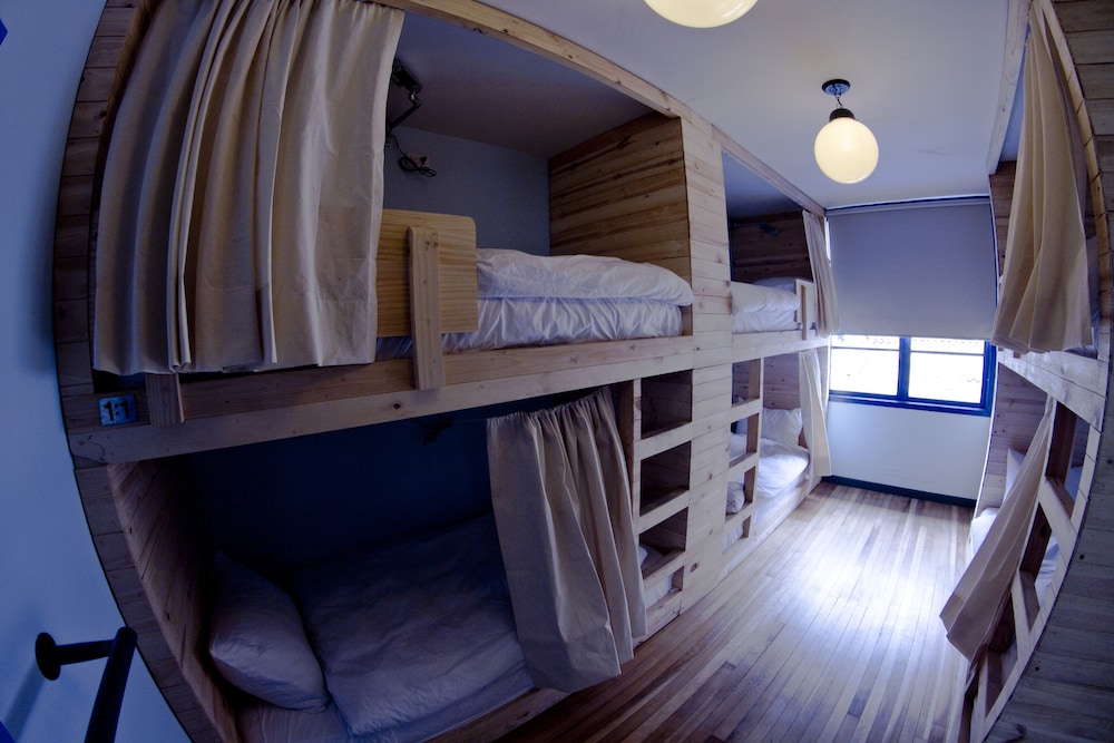 1212 Hostels