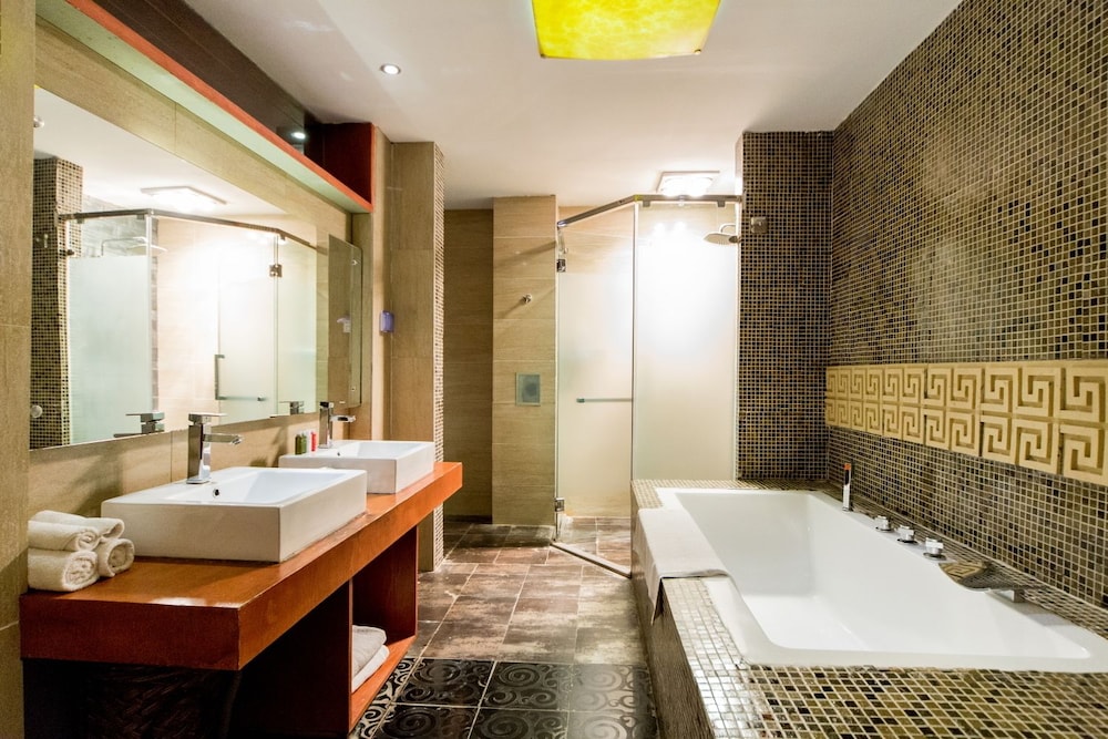 Lijiang Bairui Vacation Hotel