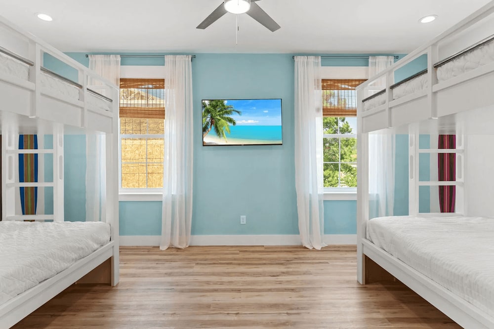 Chic Shack by Avantstay Private Pool Walk to Beach Sleeps 20
