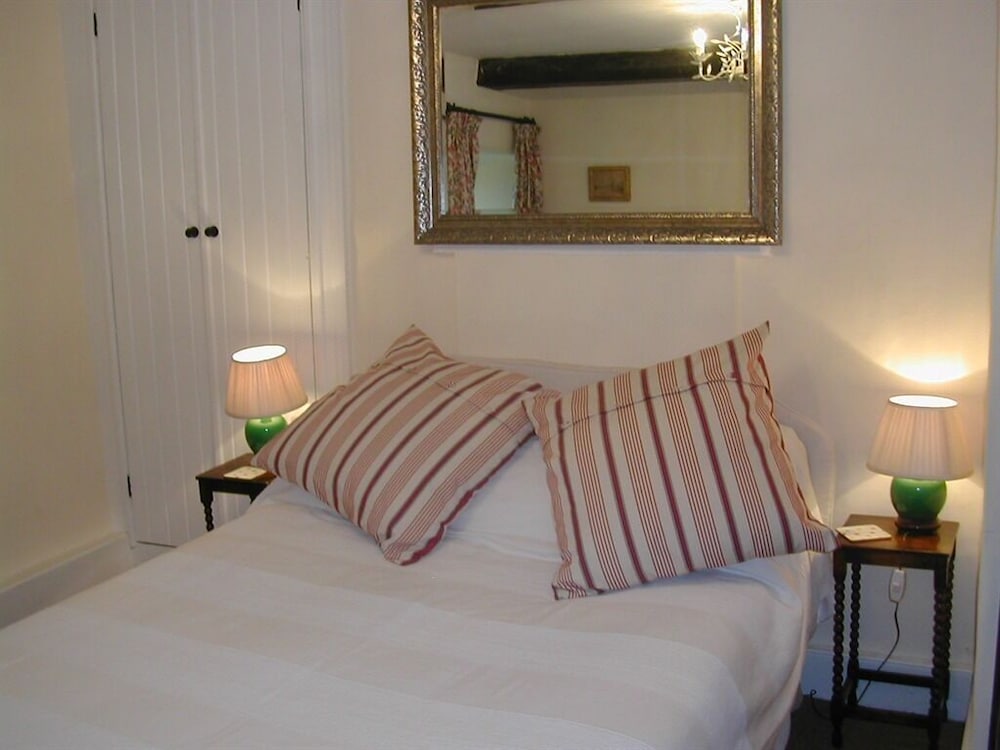 Alltybrain Farm Cottages and B&B