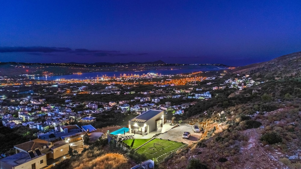 Villa Con Vista- Heated Pool 4 bdr Sleeps 8