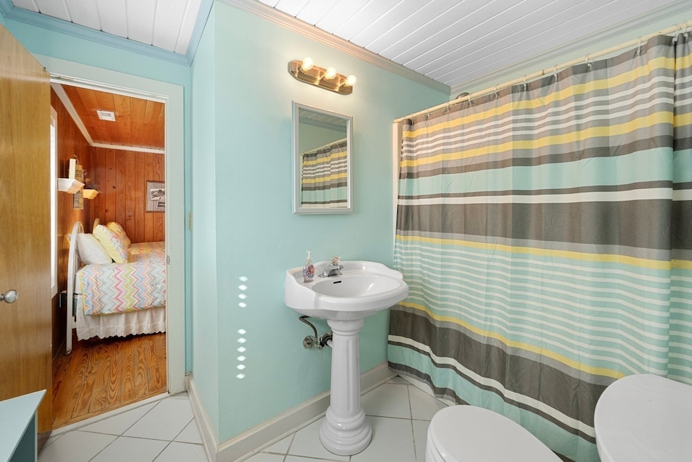Laughin Place 7 Bedroom Home by Peace Vacations