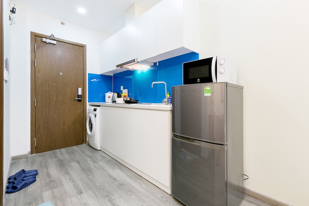 Jennifer House - Millenium Apartment