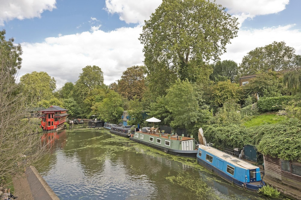 Prime Studio in Fashionable Primrose Hill