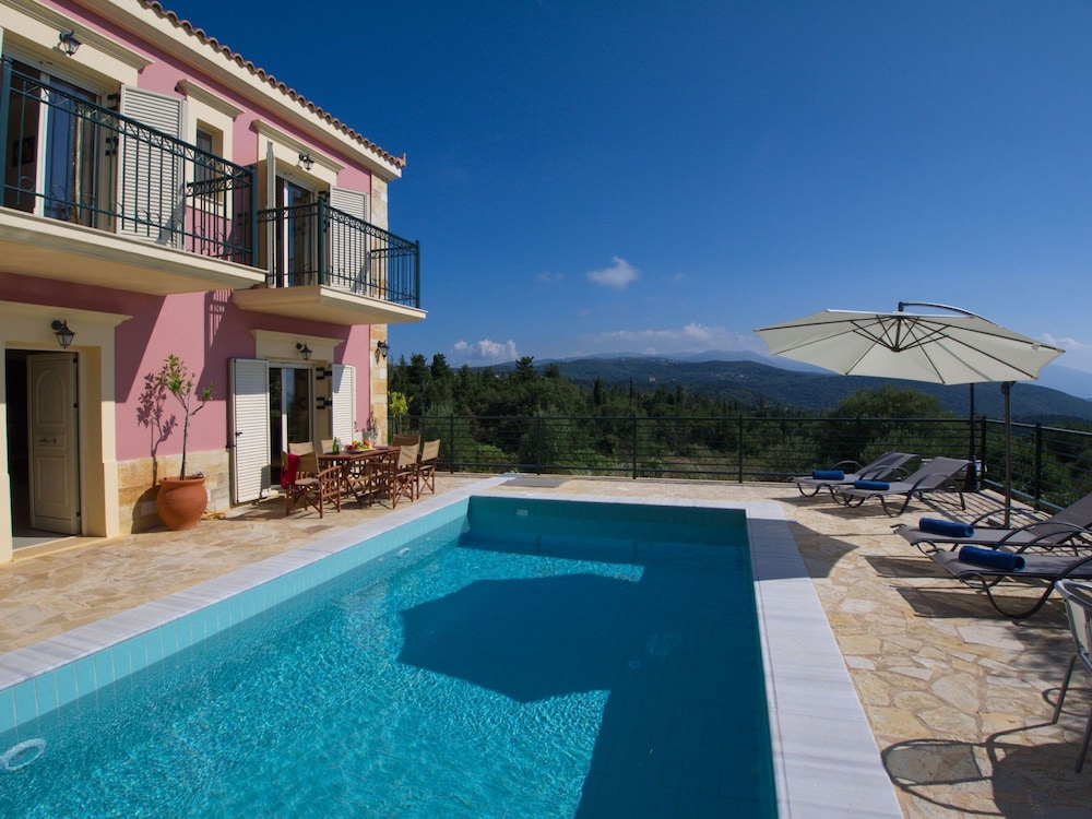 Villa Mandola in Tzamarelata