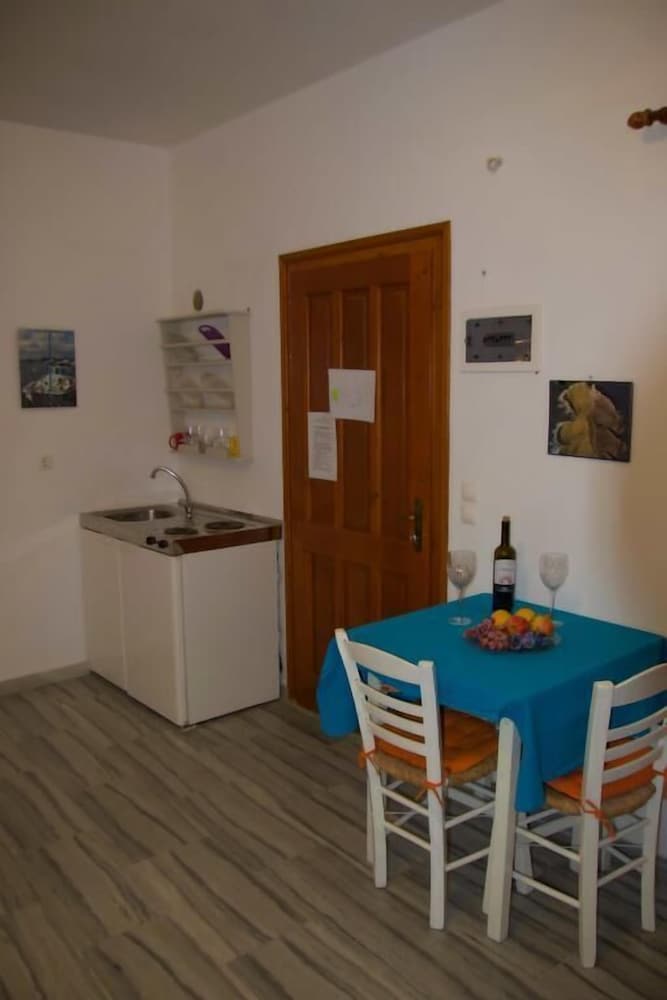 Ioanna Rooms