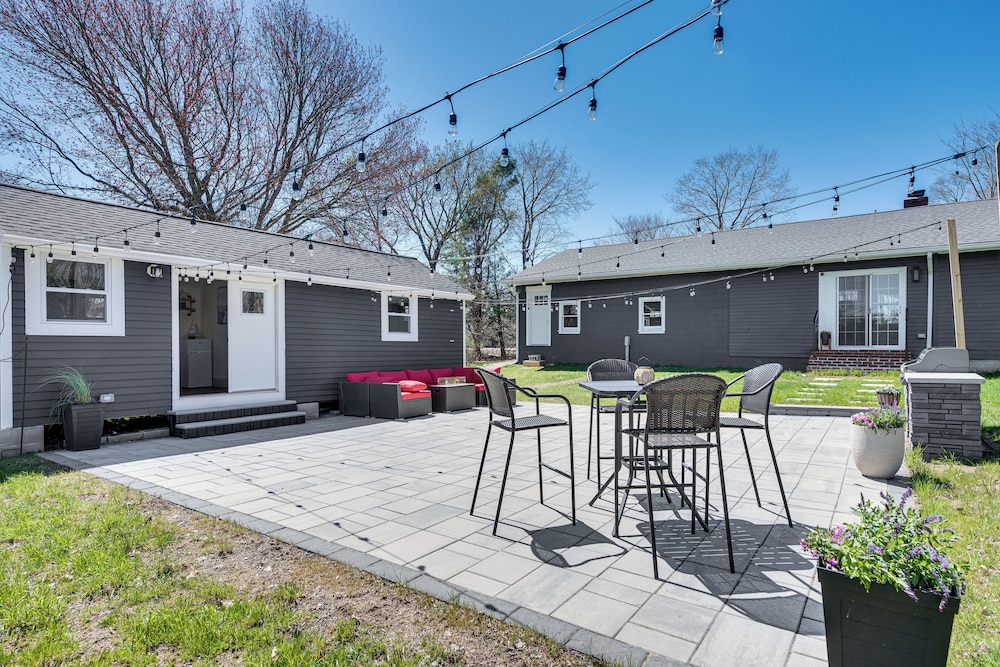 Beautiful Eliot Retreat w/ Fire Pit Game Room! - Property Image 10