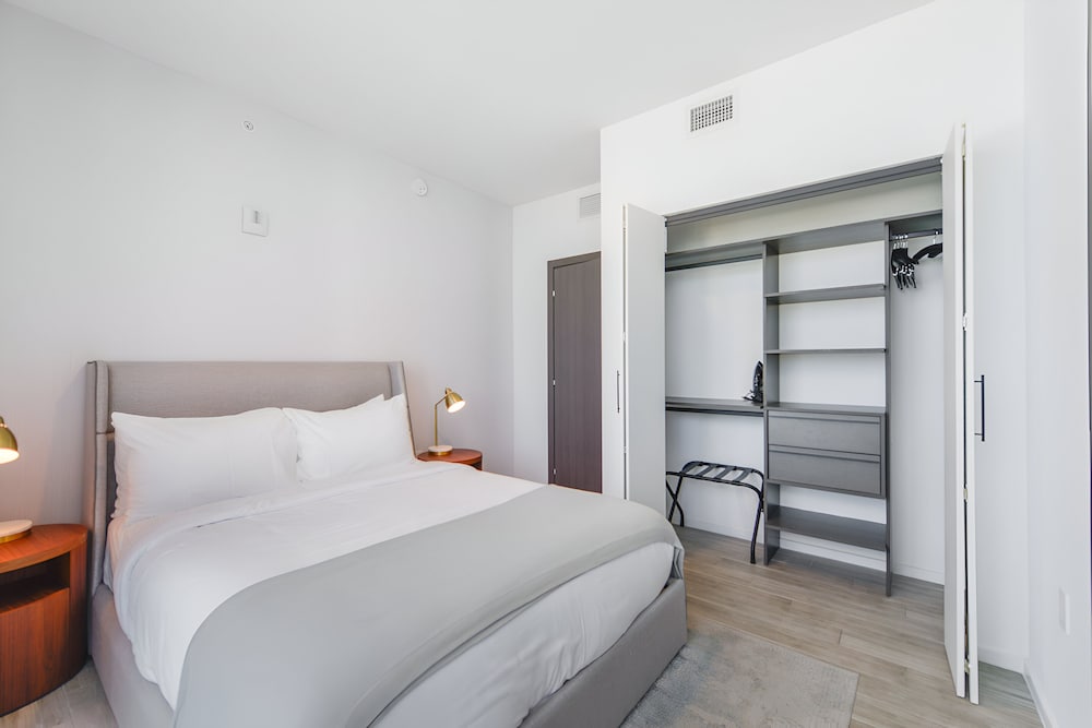 Exquisite Bay View Studio at Miami