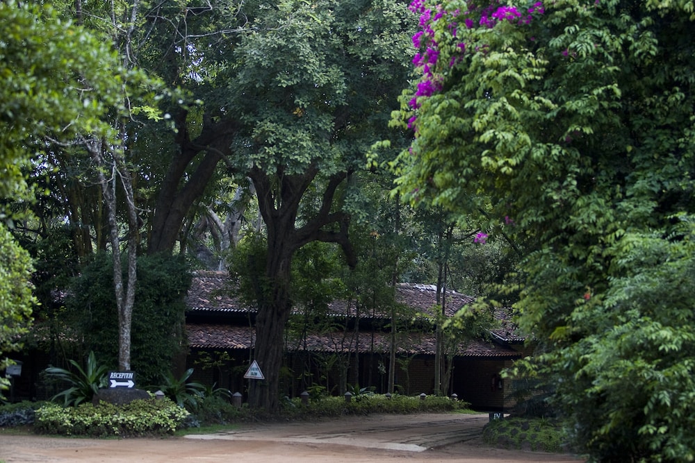 Hotel Sigiriya - Image 1