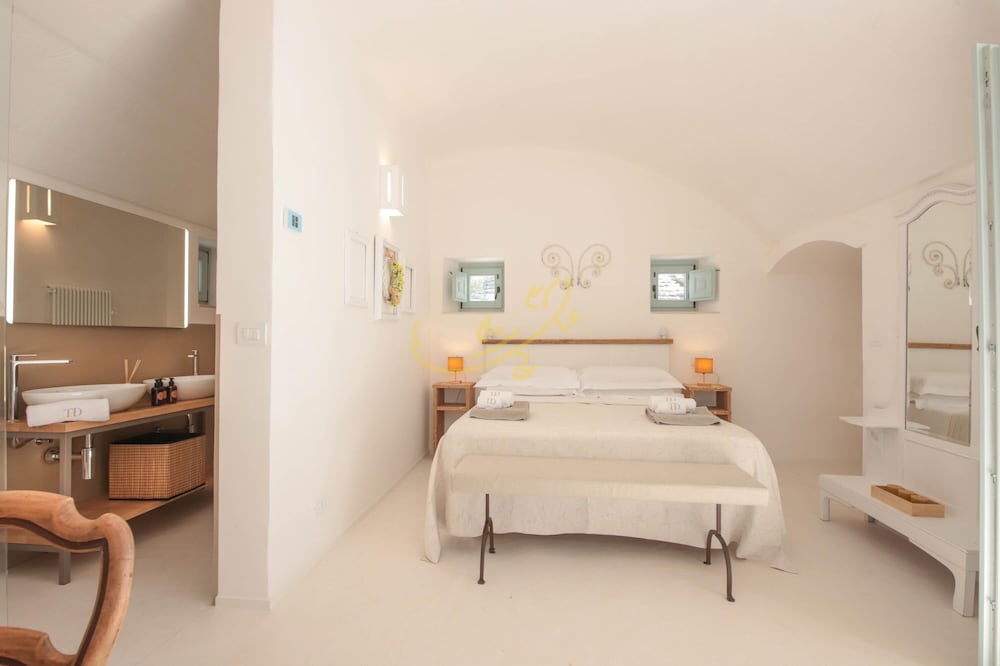 TD Marl Luxury Trulli Experience w Stunning Pool