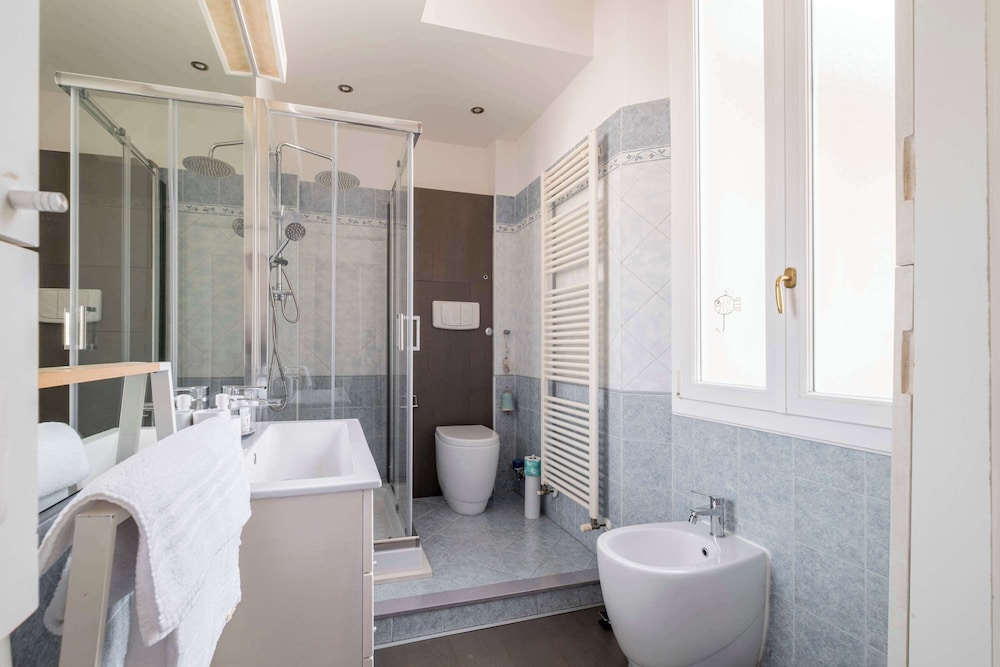 Casa Marion Stile e Comfort in un Elegante Dimora Bolognese