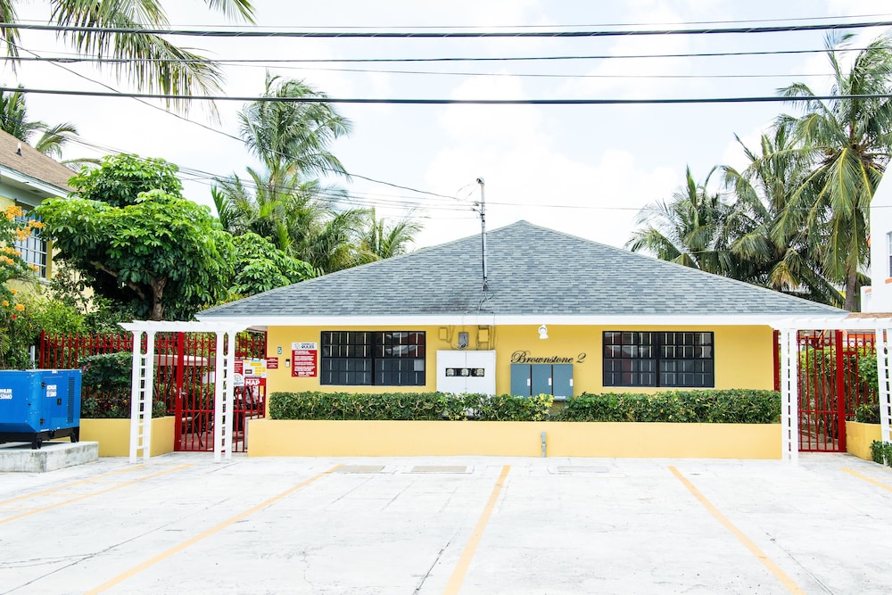 Hotel Brownstone Sea Beach - Image 1