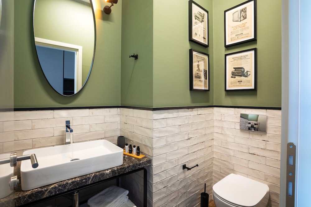 The Foundry Suites