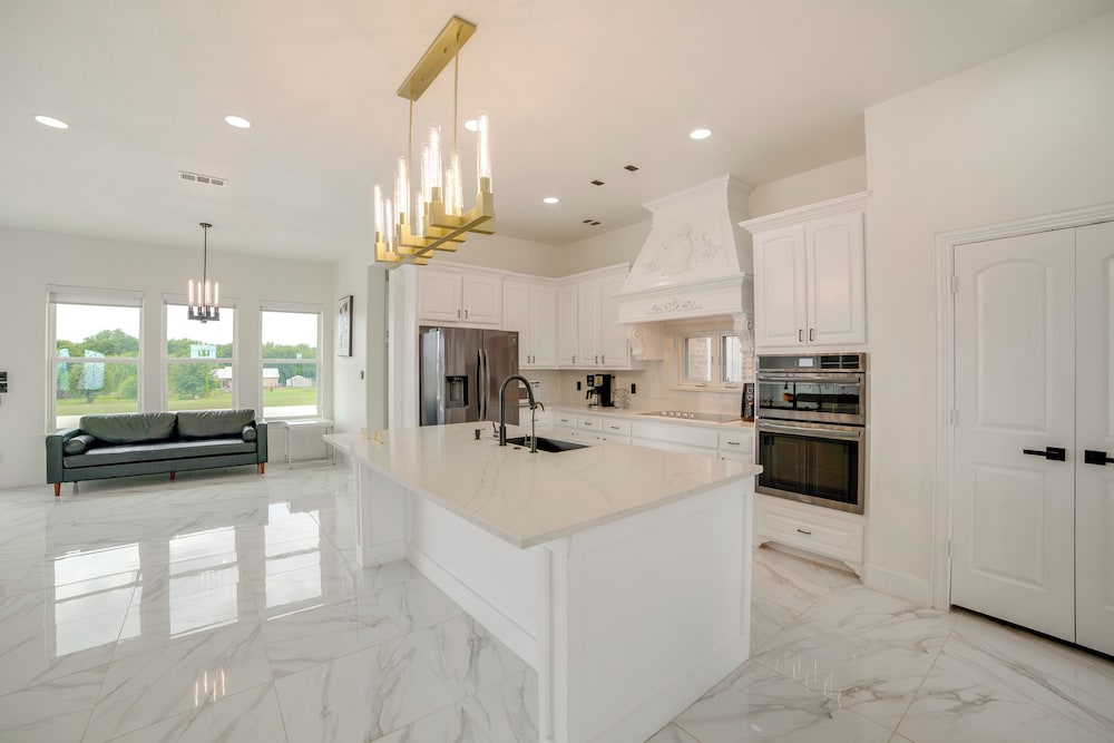 Sprawling Countryside Home in Dallas Area