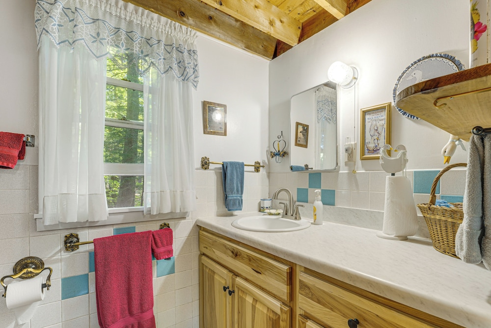 Quiet  Remote Cottage on Panther Pond! - Property Image 5