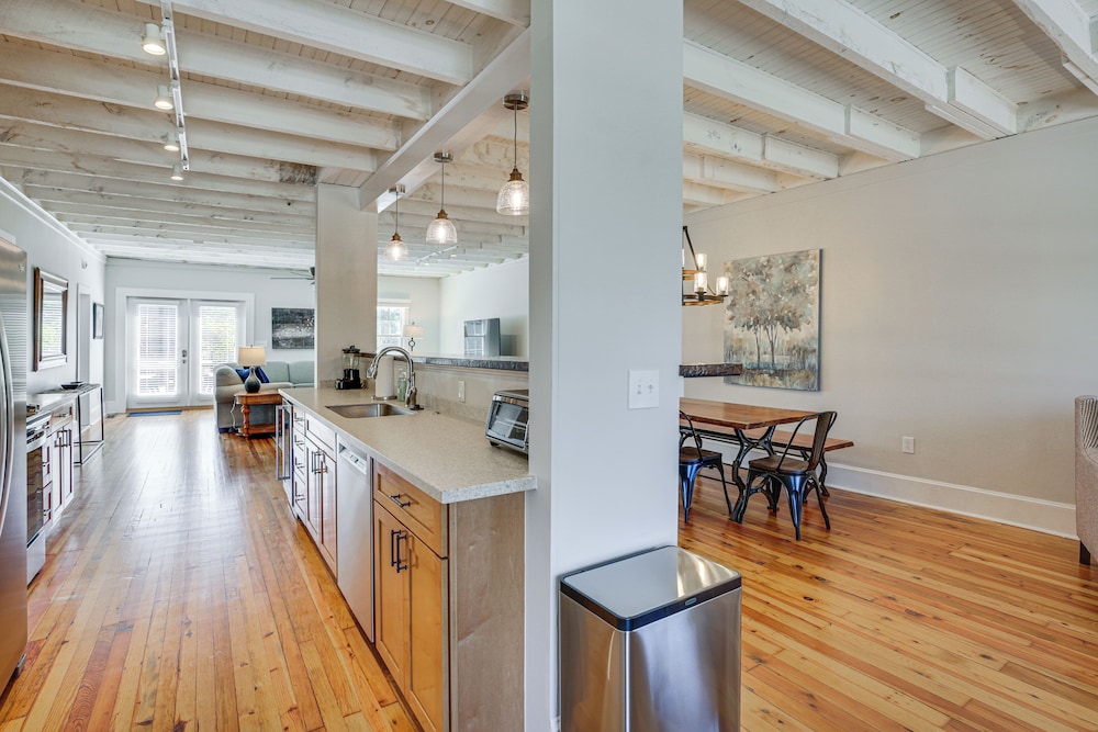 Walkable Main Street Blowing Rock Apartment! view 4