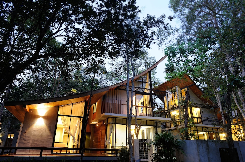 Villa Thalanena By The Beach