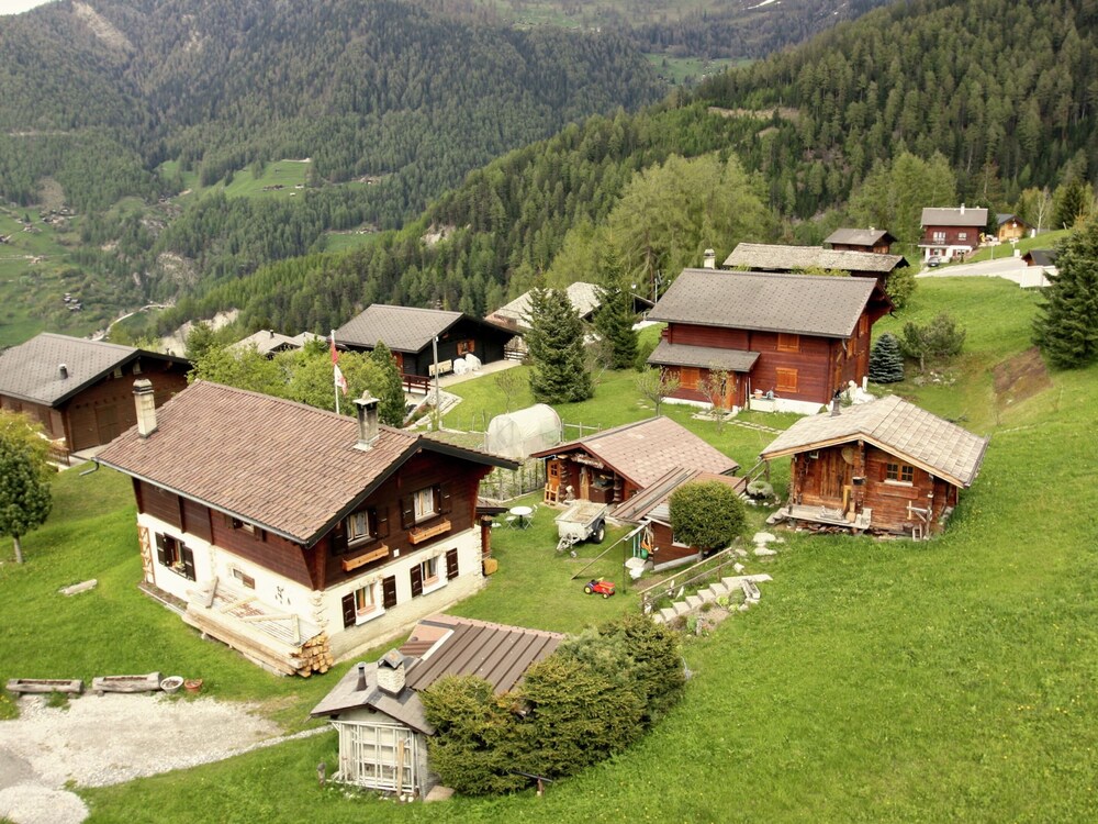 Photo 9