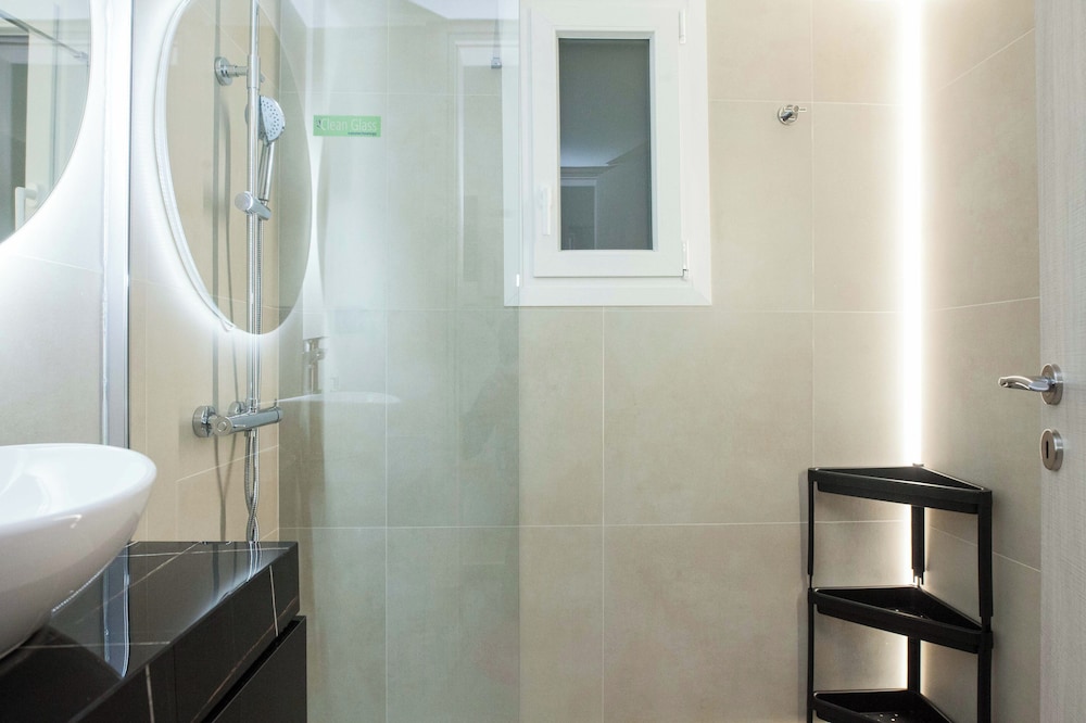 Brand New 1 Bd Apt in Trendy Kipseli