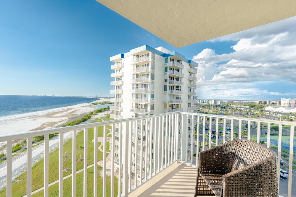 Estero Beach & Tennis 807-c