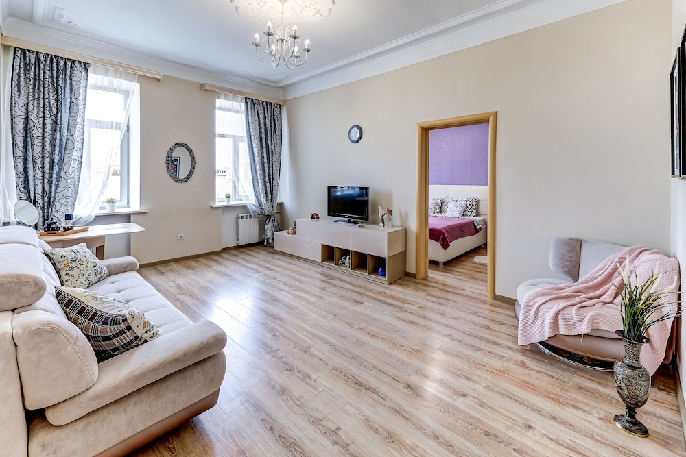 Spacious apartments Vesta on Ligovsky view 2