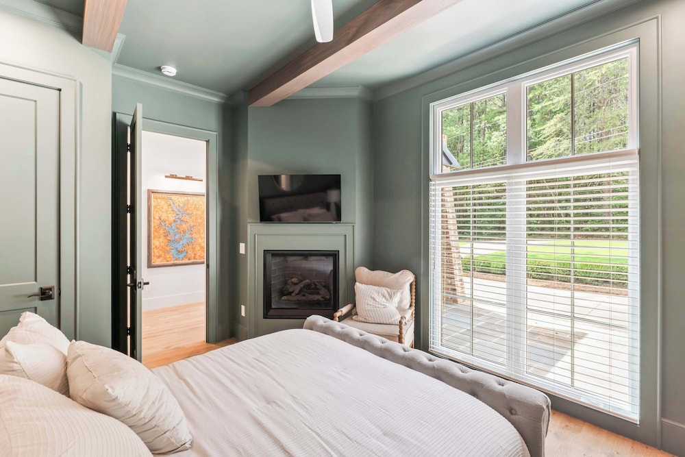 The Retreat at Sunrise Cove
