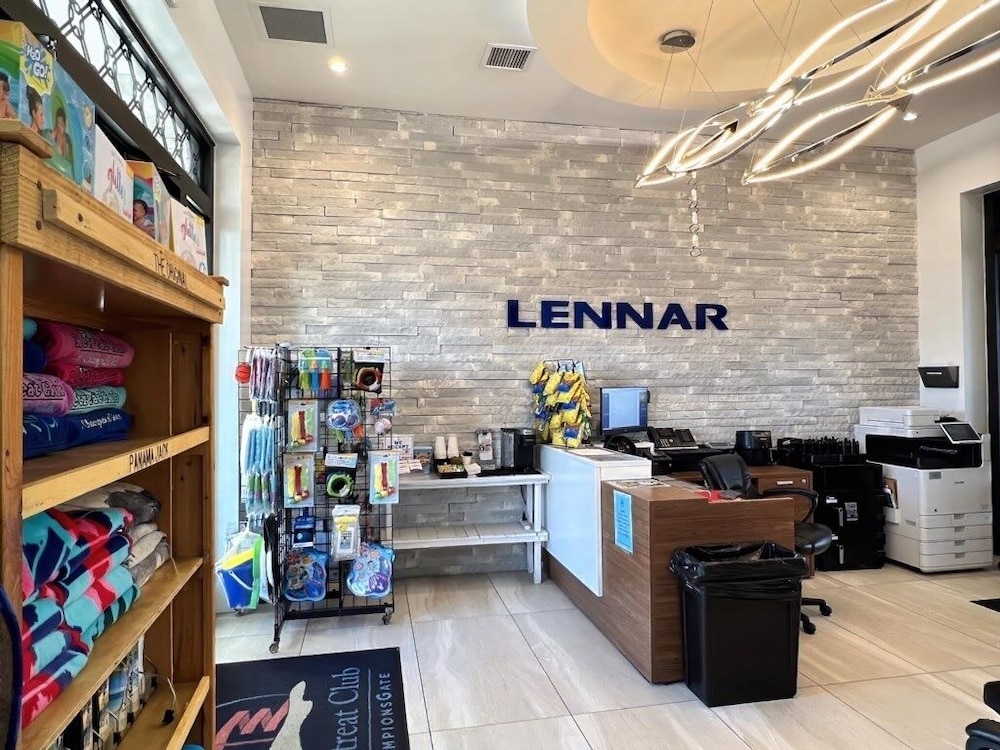Stunning 4 Bed Townhome With Splash Pool-1160ks 4 Bedroom Townhouse
