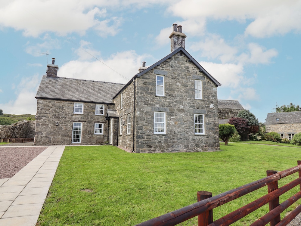 Plas Iolyn