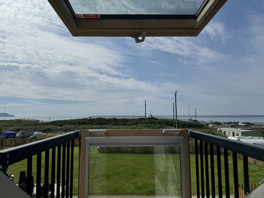Barmouth Beach Club view 5
