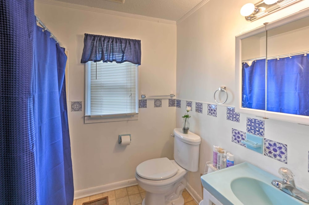 Blounts Creek House w/ Yard - Pets Welcome!