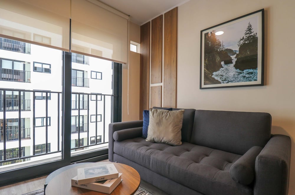 w Exceptional 1BR w Balcony in Barranco