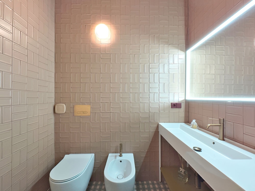 Cinisca Suite Rose in Bologna