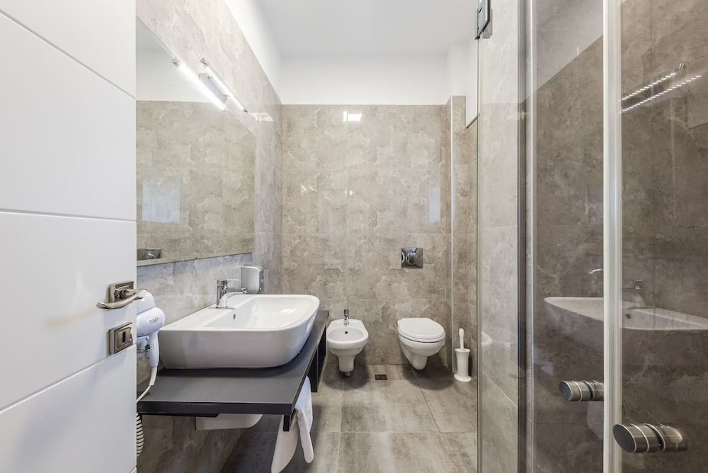 Tranquil Apartment With Pool Access - Manjola