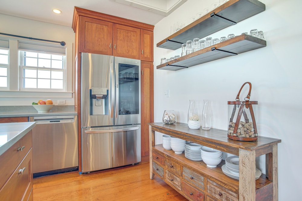 Stunning Ocean View! Beachfront Nantucket Retreat