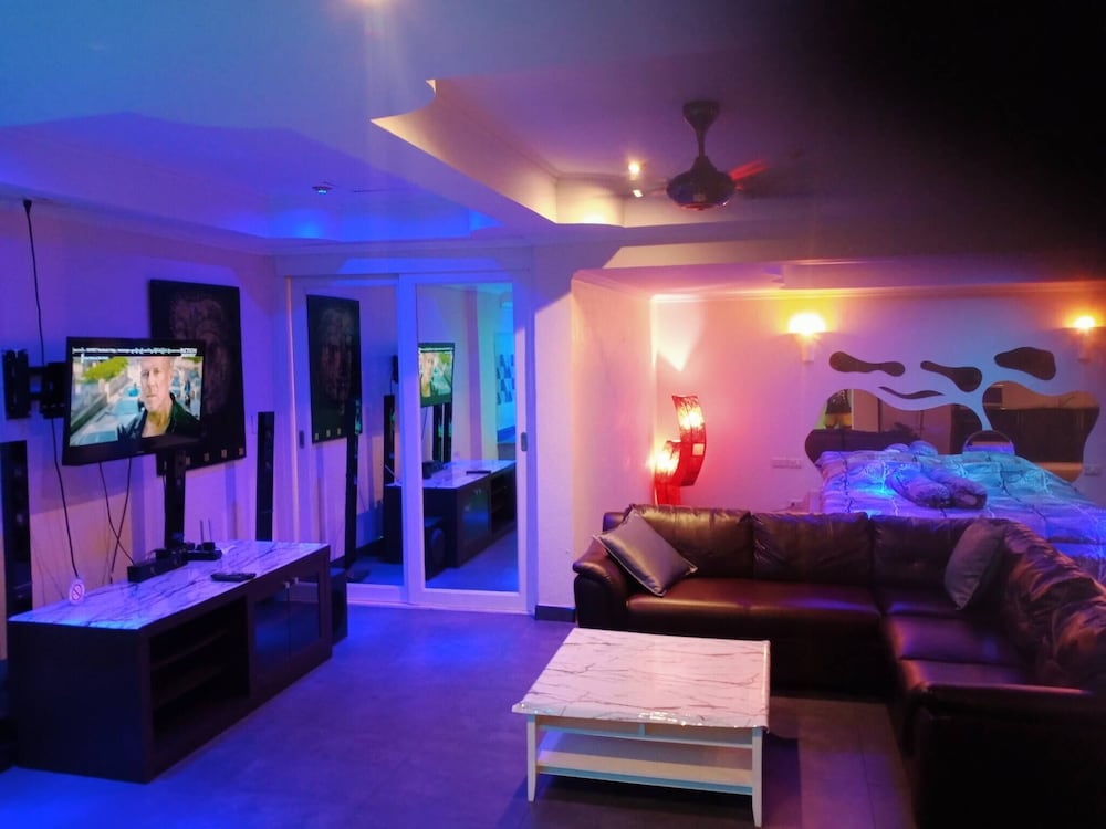 75 sqm Studio Type Jacuzzi Apartment 101a