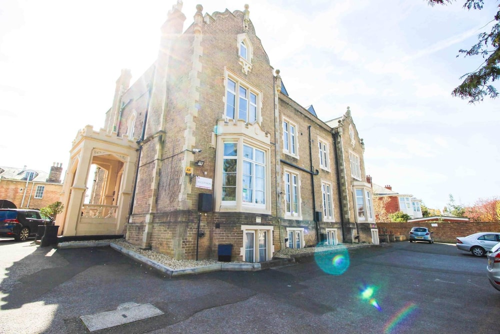 Blorenge House