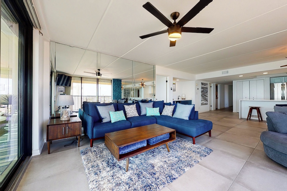 Corner 3BR w/ Wraparound Balcony & Gulf Views