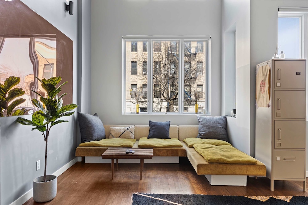 Dekalb by Rove Travel Duplex Loft w Terrace