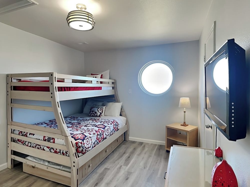 Beachfront Dolphin by Ryson Vacation Rentals