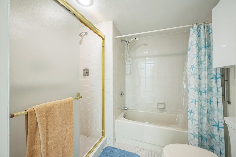 Gulf-view Condo With Resort-style Amenities 2 Bedroom Condo