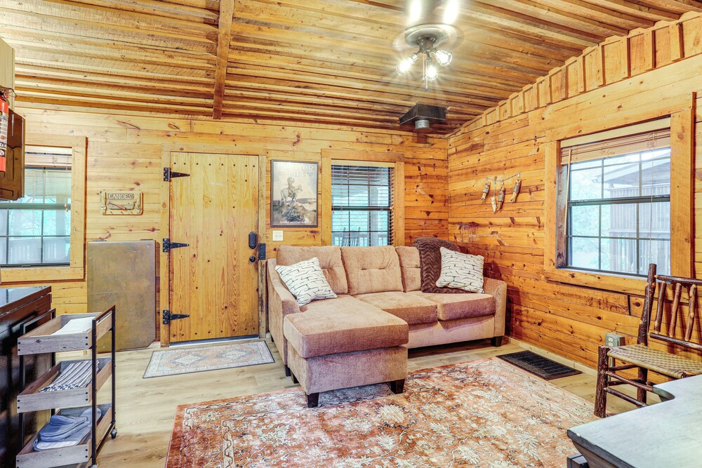 Deck & Views: Little Red River Retreat!