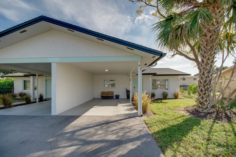 Cozy & Bright Naples Abode w/ Community Amenities! view 2