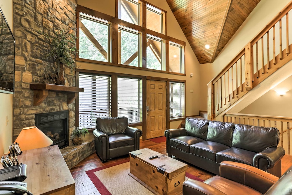 Branson Home w/ Game Room, Near Silver Dollar City view 5
