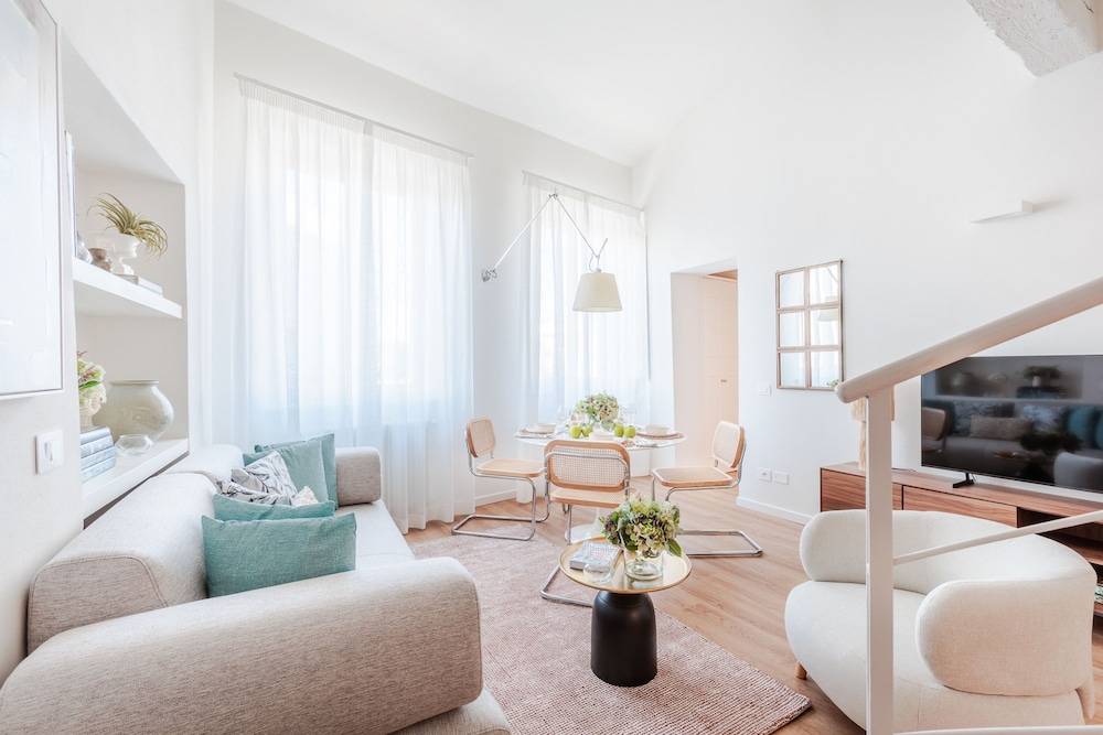Letizia Penthouse in Lucca