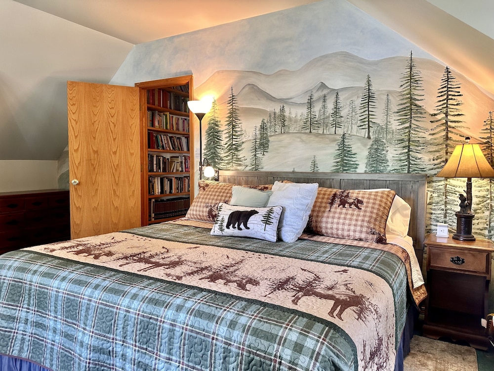 Blue Pine Forest Lodge 3 Bedroom Cabin