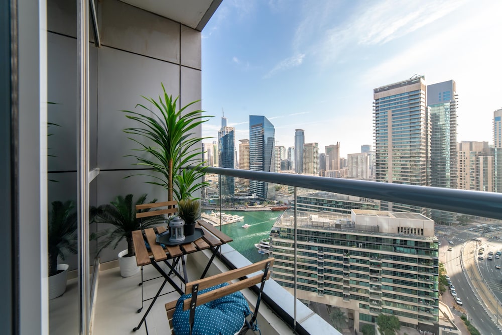 Dream Inn Dubai Bay Central