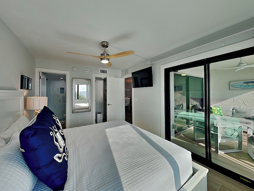 Seaside 4 by Distinctive Beach Rentals