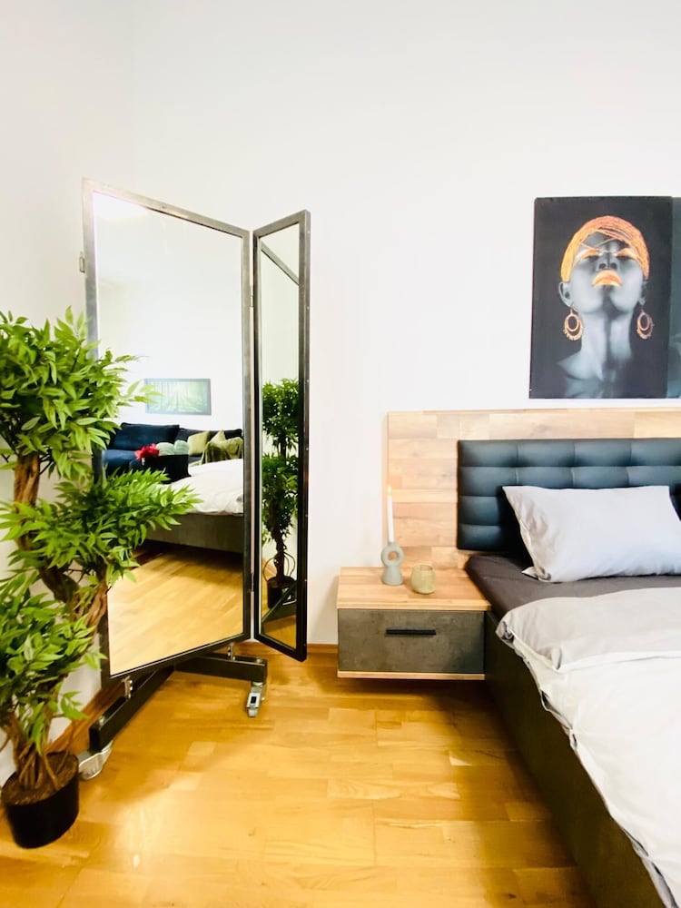 Bright 2BR Apartment Near Westbahnhof
