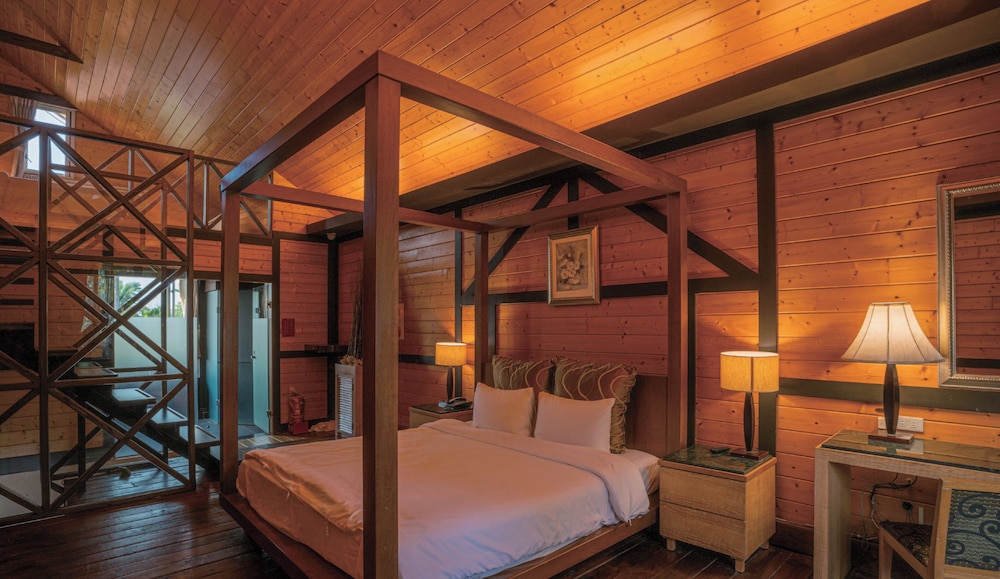 Regale Villa Hotel