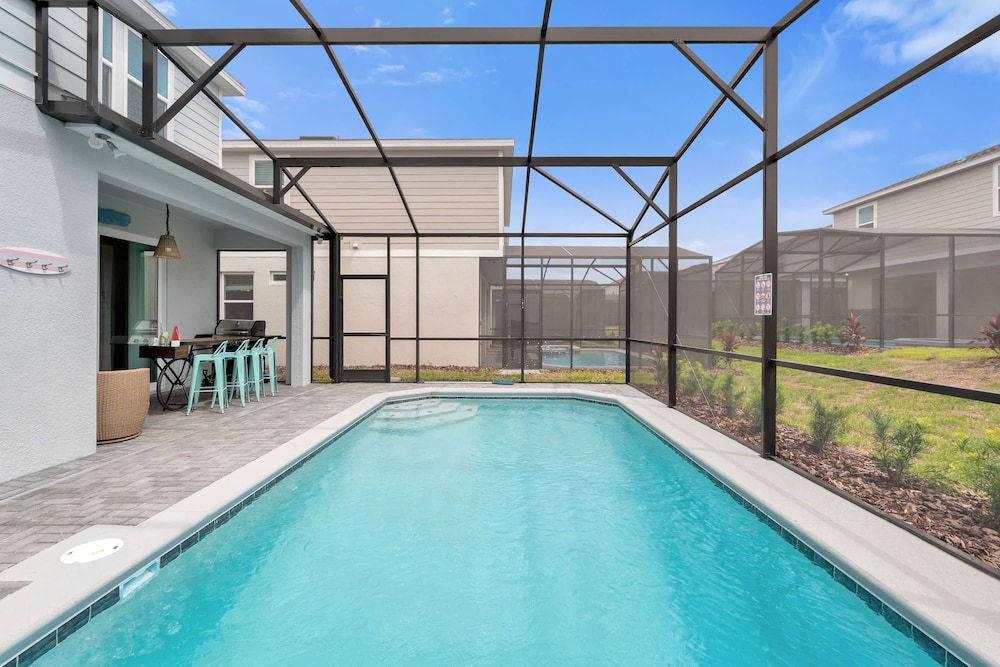 Upstay - Disney Movie Mansion at Windsor Island view 3